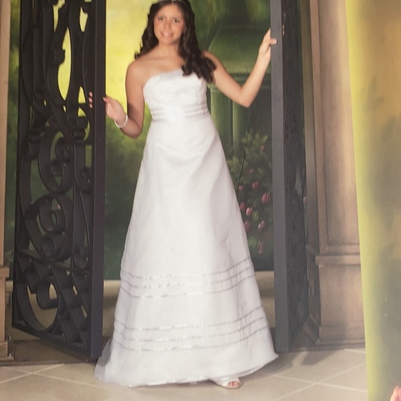 Wedding dress that could also be used for sweet 16s - Picture 7 of 13